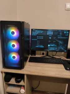 Intel Gamer i3-10100+RX 580 8gb