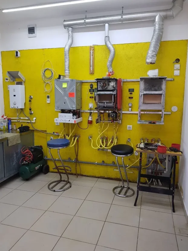 Serviser kotlova na gas i toplotnih pumpi