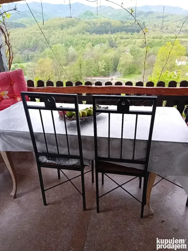 Kuća pored reke Lopatnice