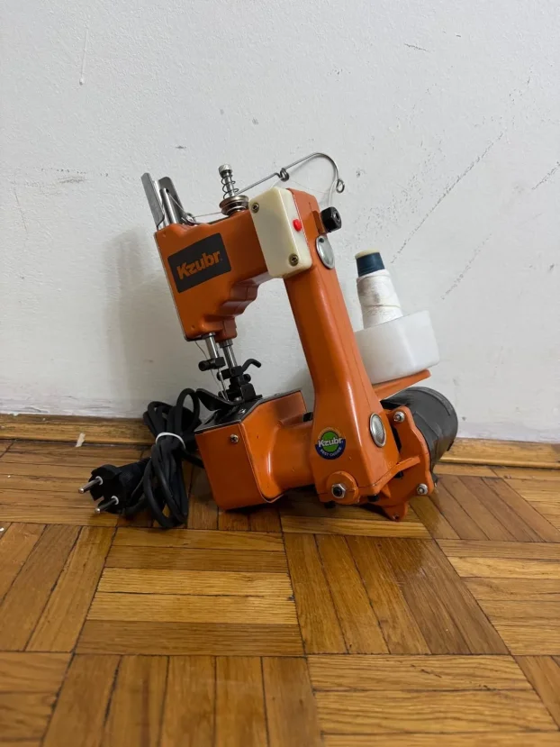 Mašina za džakove 130w /šivenje džakova / zatvaranje džakova