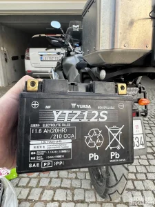 Yuasa ytz12s