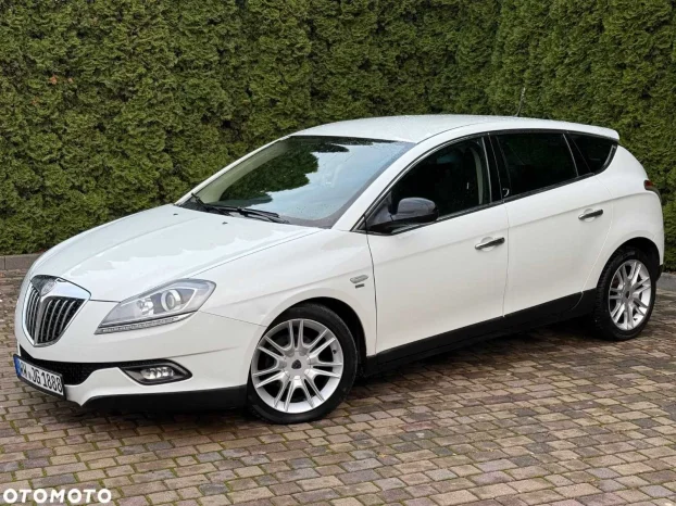 Brava gepeka LANCIA Delta (2008-2011)