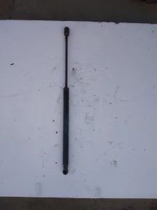 Lancia Y amortizer gepeka