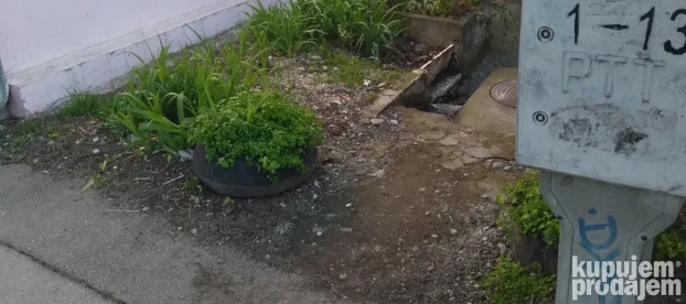 Izdaje se plac u Durlanu, 6m2