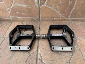 Cube Acid platforma pedale alu crne