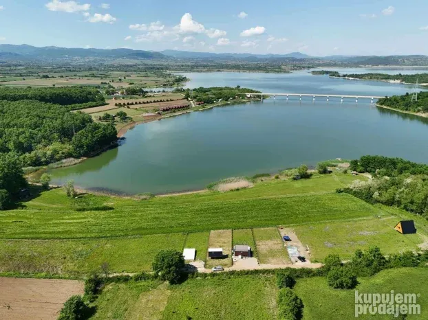 Vikendica za iznajmljivanje na Gruzanskom jezeru