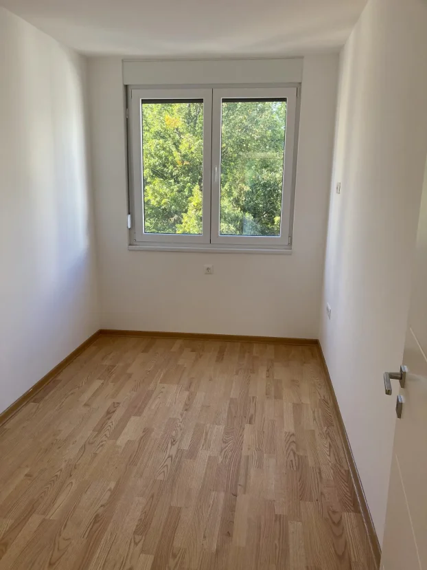 Vojvode Mišića , Dušanova, 9. Brigade, Čair, 3.5 troiposoban, 83 m²