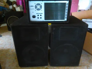 Prodajem Razglasne kutije sa EMINENCE 15+VISOKI