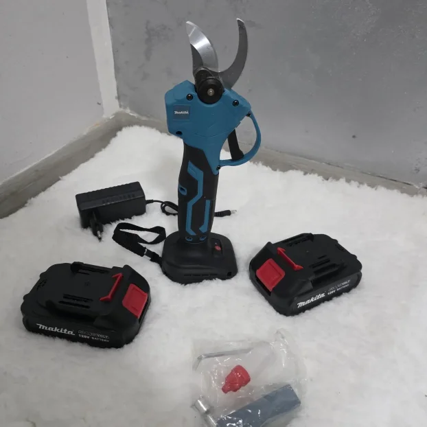 Aku makaze Makita 128v + TELESKOP