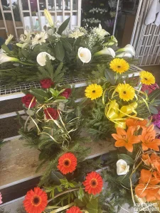 Prodavac u Cvecari na Groblju
