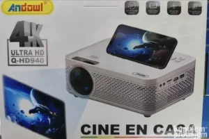 WiFi Bluetooth mini projektor 4K