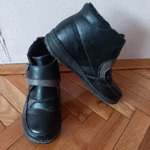 Zenske cipele kozne br. 37 kao nove