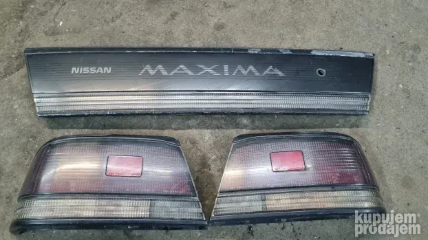 Nissan maxima stop svetlo