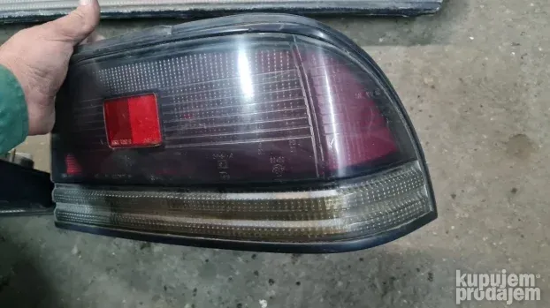 Nissan maxima stop svetlo