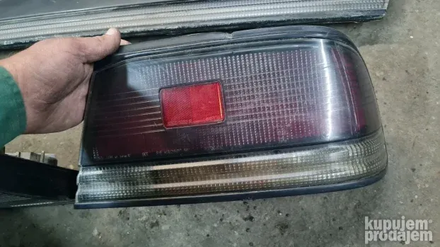 Nissan maxima stop svetlo