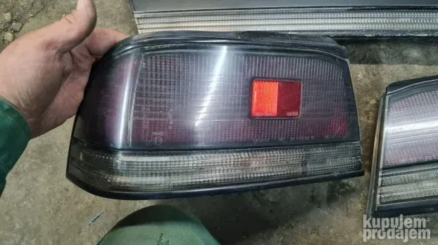 Nissan maxima stop svetlo