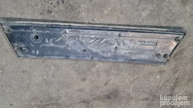 Nissan maxima stop svetlo