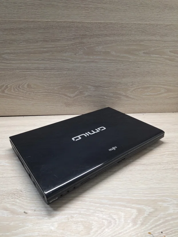 Fujitsu Siemens Amilo Li 3910 T3000/4GB/256 SSD 18,4 - 759 ...