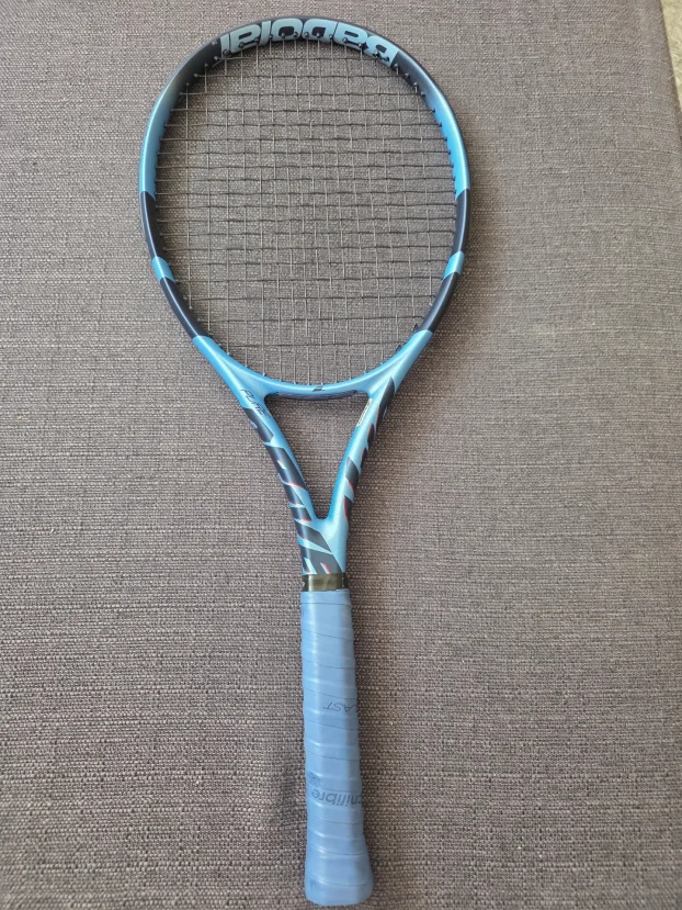 Babolat pure drive naspanovan