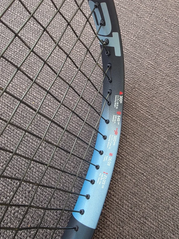 Babolat pure drive naspanovan