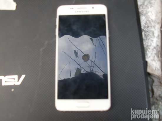 mobilni samsung a3 sm-a310f 2016god.polupan