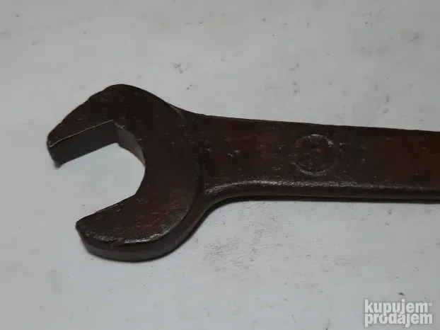 Starinski vilasti kljuc 19mm