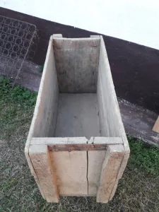 Drvena kutija od hrastovine veoma stara i kvalitetna