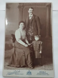 Stara fotografija na kartonu Lot 253