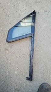 Citroen c4 staklo levo 2011