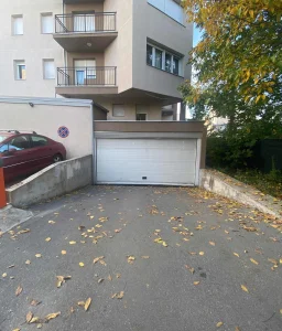 Izadajem garazno mesto - Gospodara Vučića 123