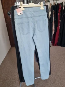 Zenske push up pantalone nove sa etiketom22komada