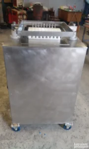 Mašina za sečenje polutvrdog sira