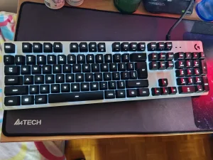 Logitech G413