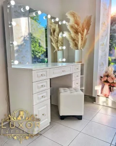 Stolovi za sminkanje