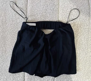 Crna elegantna majica za devojcice Bershka original - akcija
