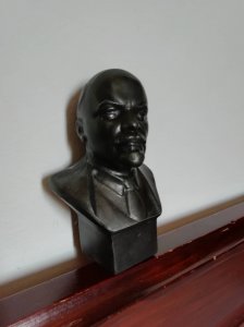 malo poprsje Lenjina