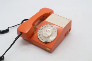 Iskra ATA 32K narandzasti fiksni telefon Jugoslavija