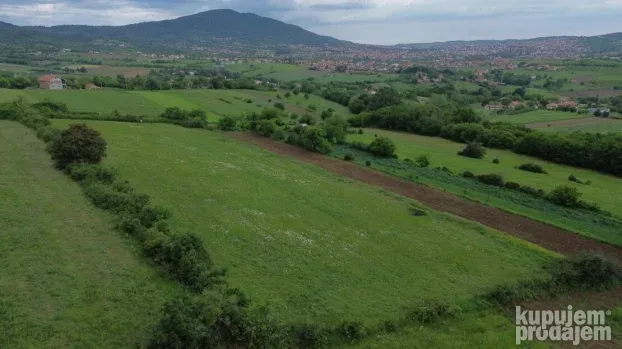 Na prodaju dve njive