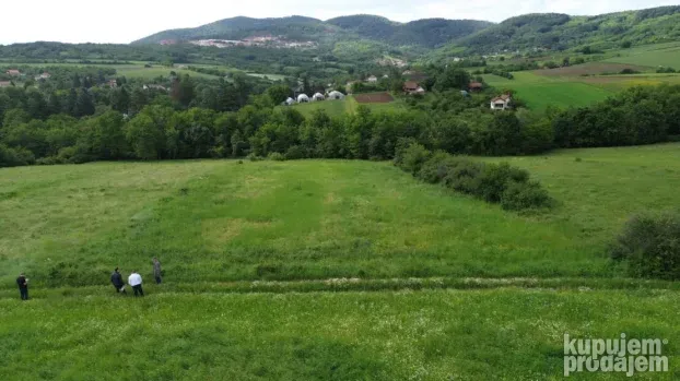 Na prodaju dve njive