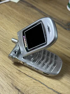 Retro Samsung SGH P400 - REDAK model