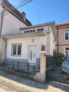 Železnička stanica, 2.0 dvosobna, 50 m²