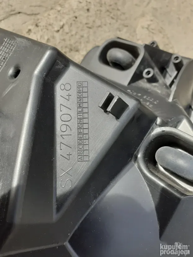 Citroen C4 Grand Picasso far levi