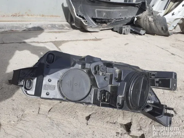 Citroen C4 Grand Picasso far levi