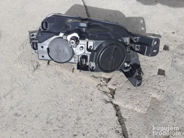 Citroen C4 Grand Picasso far levi