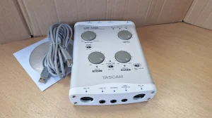 TASCAM US-122L Audio-MIDI Interface