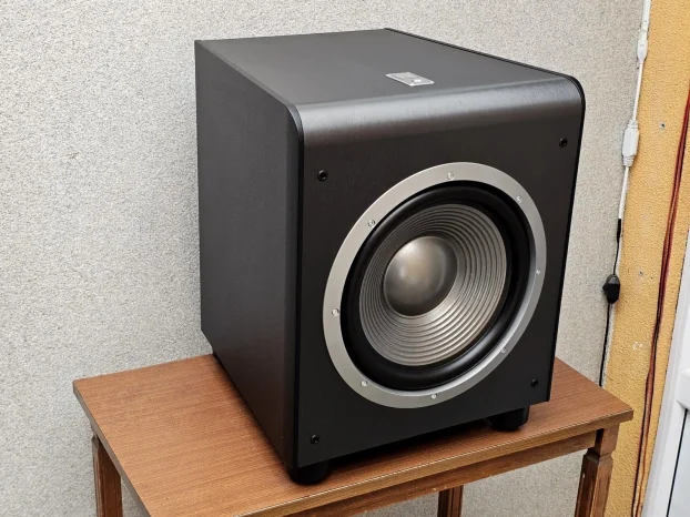 JBL ES 250 - Powered Subwoofer 400 Watt / 12 Inch Bass