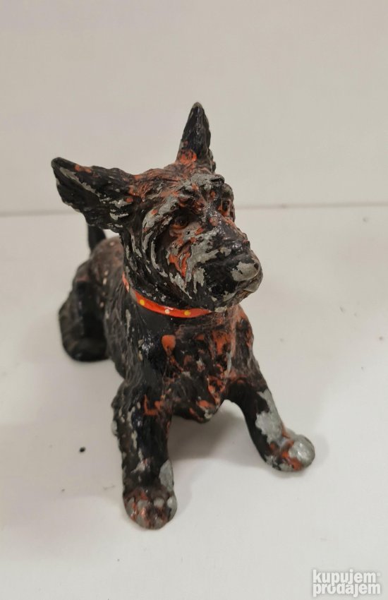 Stara metalna figura - kasica  Pas - 19ti vek