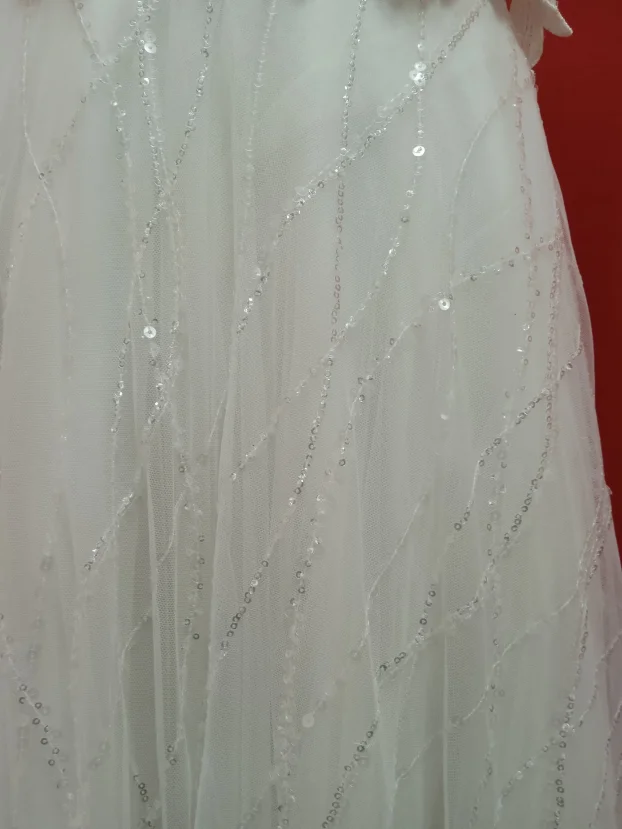 Venčanica sa romantičnim korsetom i svedenom suknjom