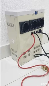 Pretvarac napona 12-220v