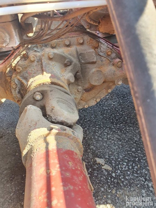 Mercedes MB 2433, delovi